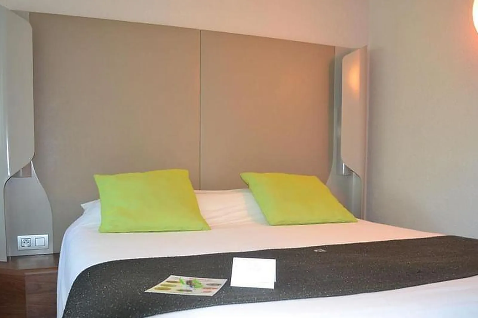 Lieux événementiels, NOEMYS ARLES ***