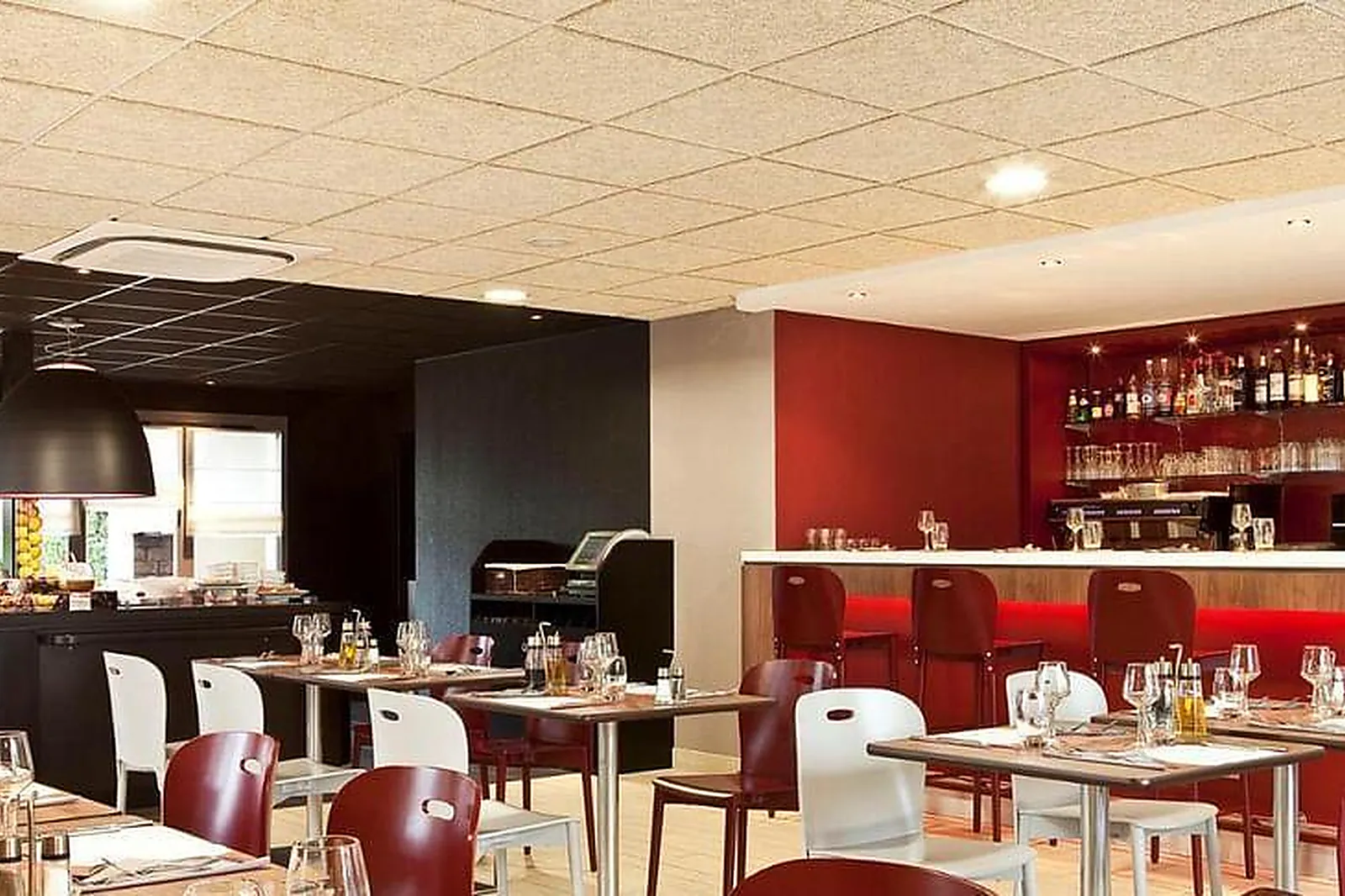 Lieux événementiels, NOEMYS ARLES ***