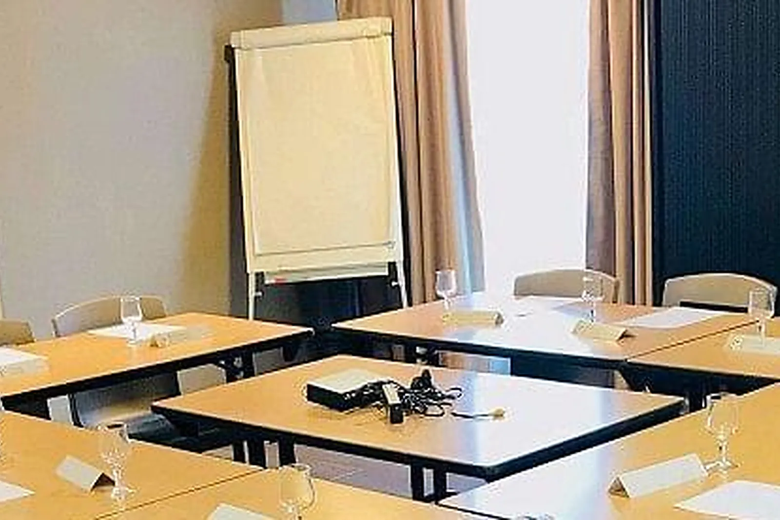 Lieux événementiels, NOEMYS ARLES ***