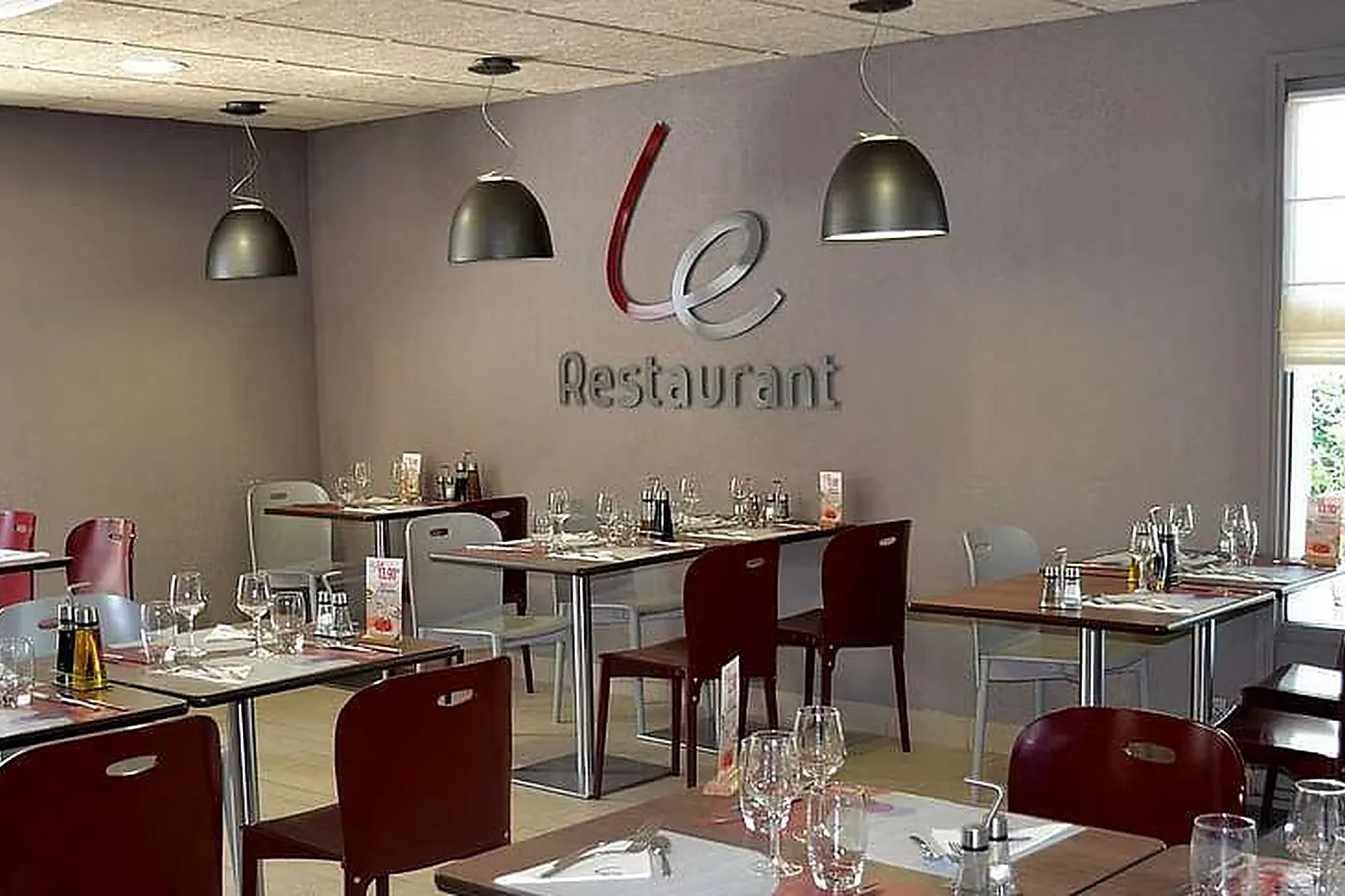 Lieux événementiels, NOEMYS ARLES ***