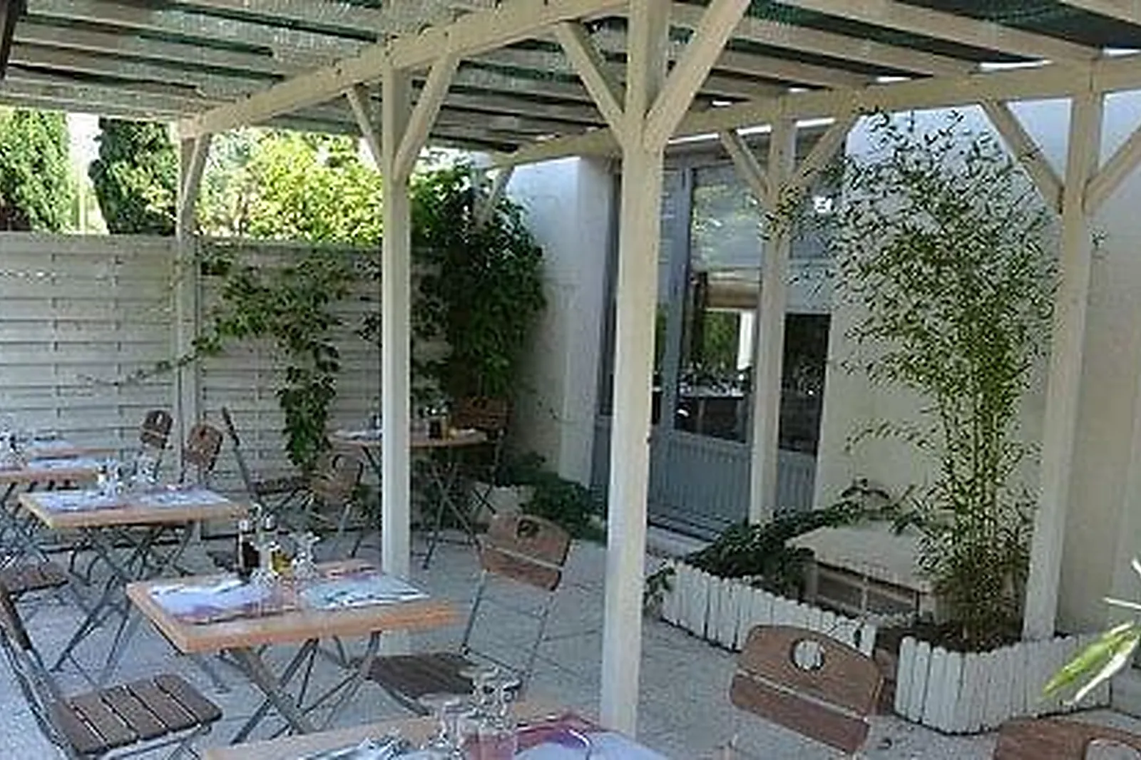 Lieux événementiels, NOEMYS ARLES ***