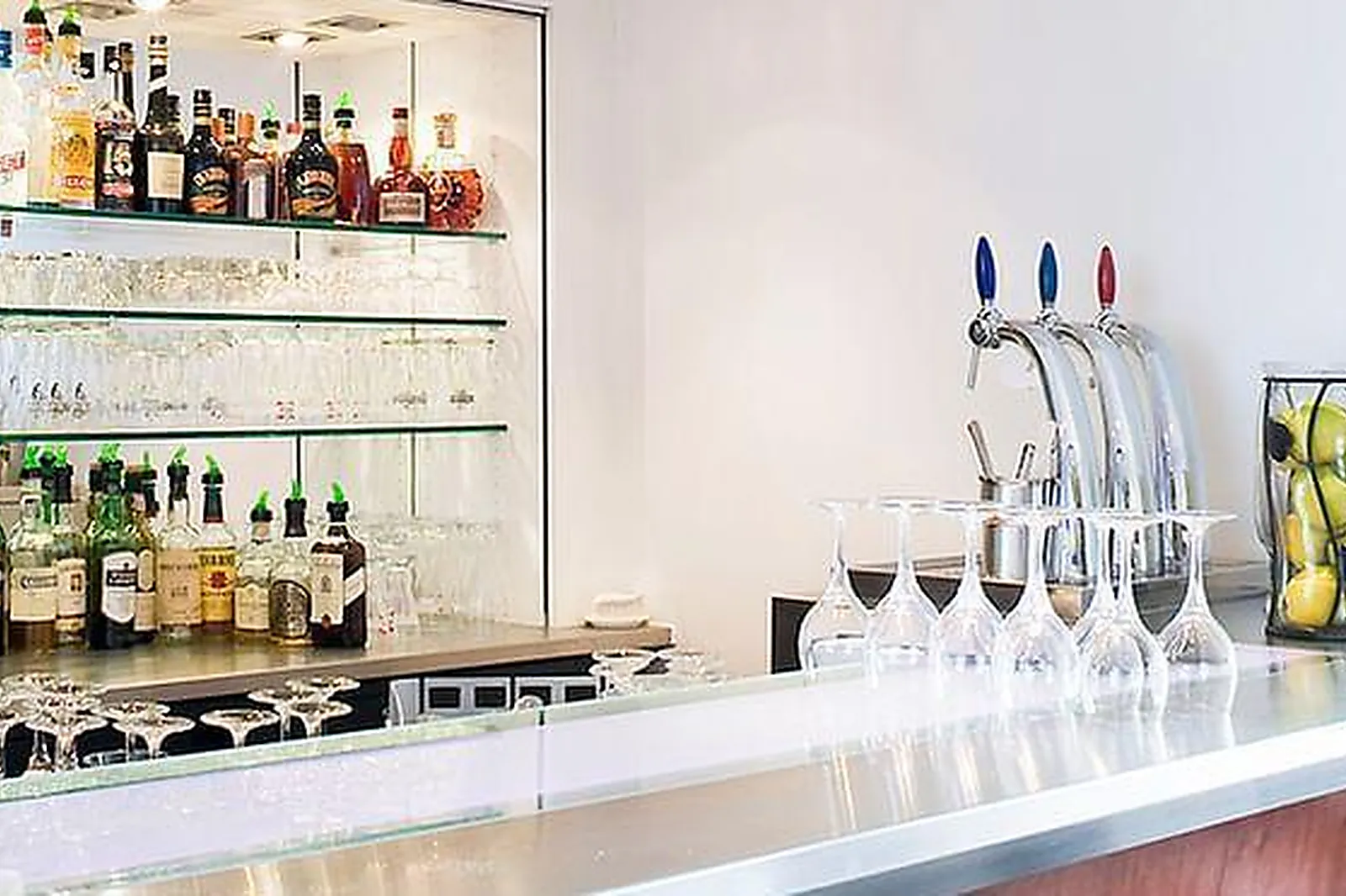 Lieux événementiels, NOVOTEL AMIENS EST ****