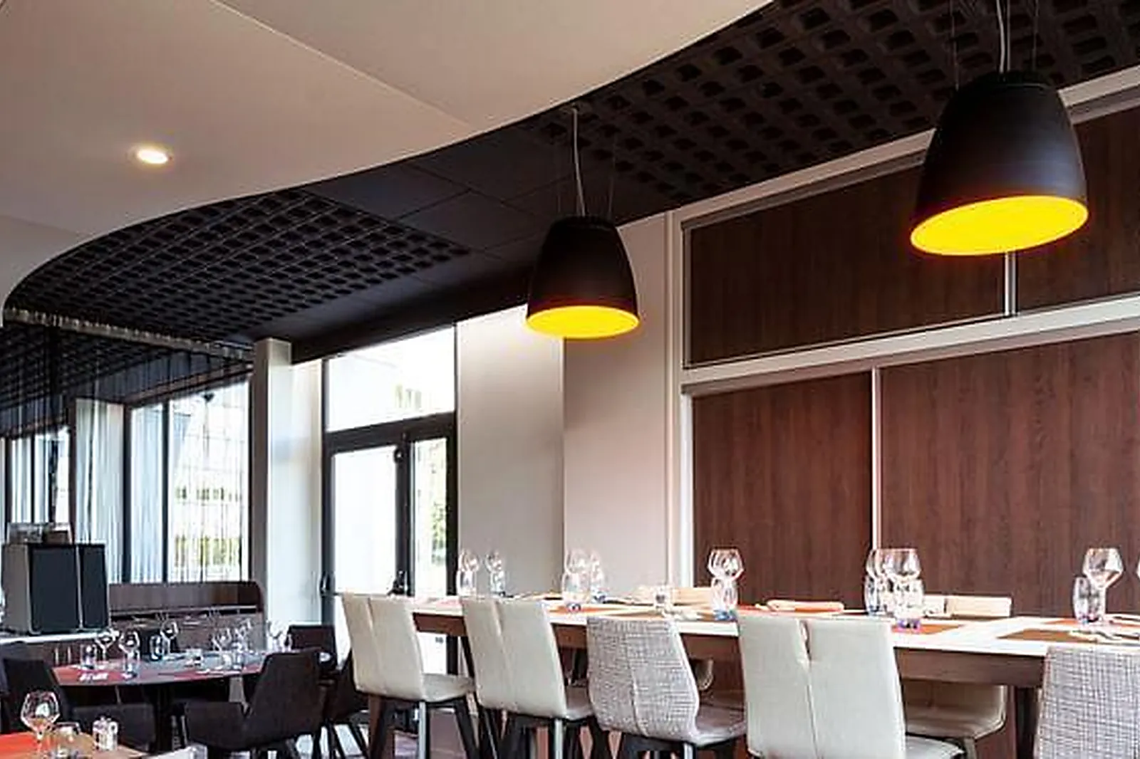 Lieux événementiels, JUM HÔTEL SAINTS-GEOSMES