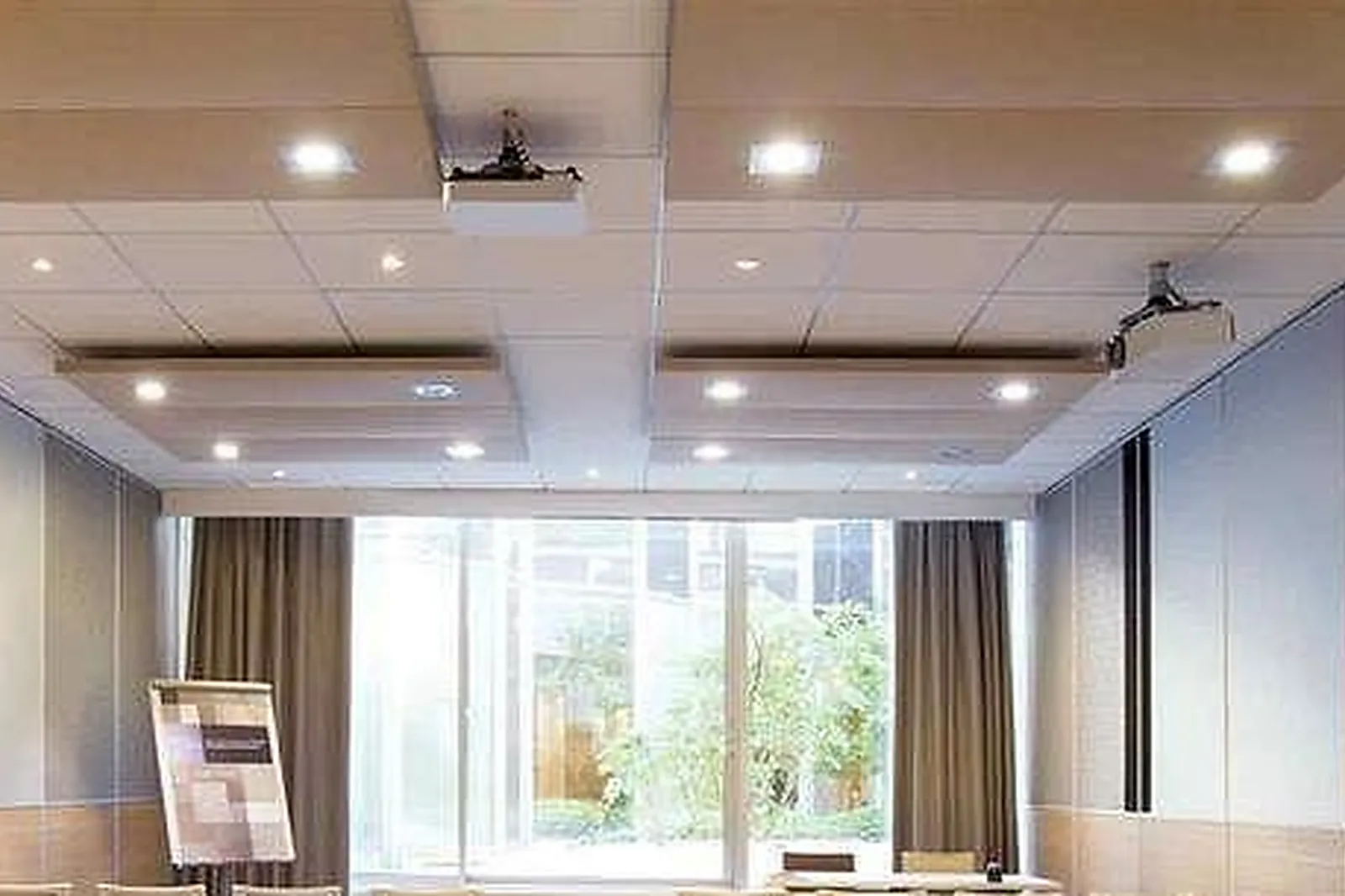 Lieux événementiels, NOVOTEL NANCY OUEST ****