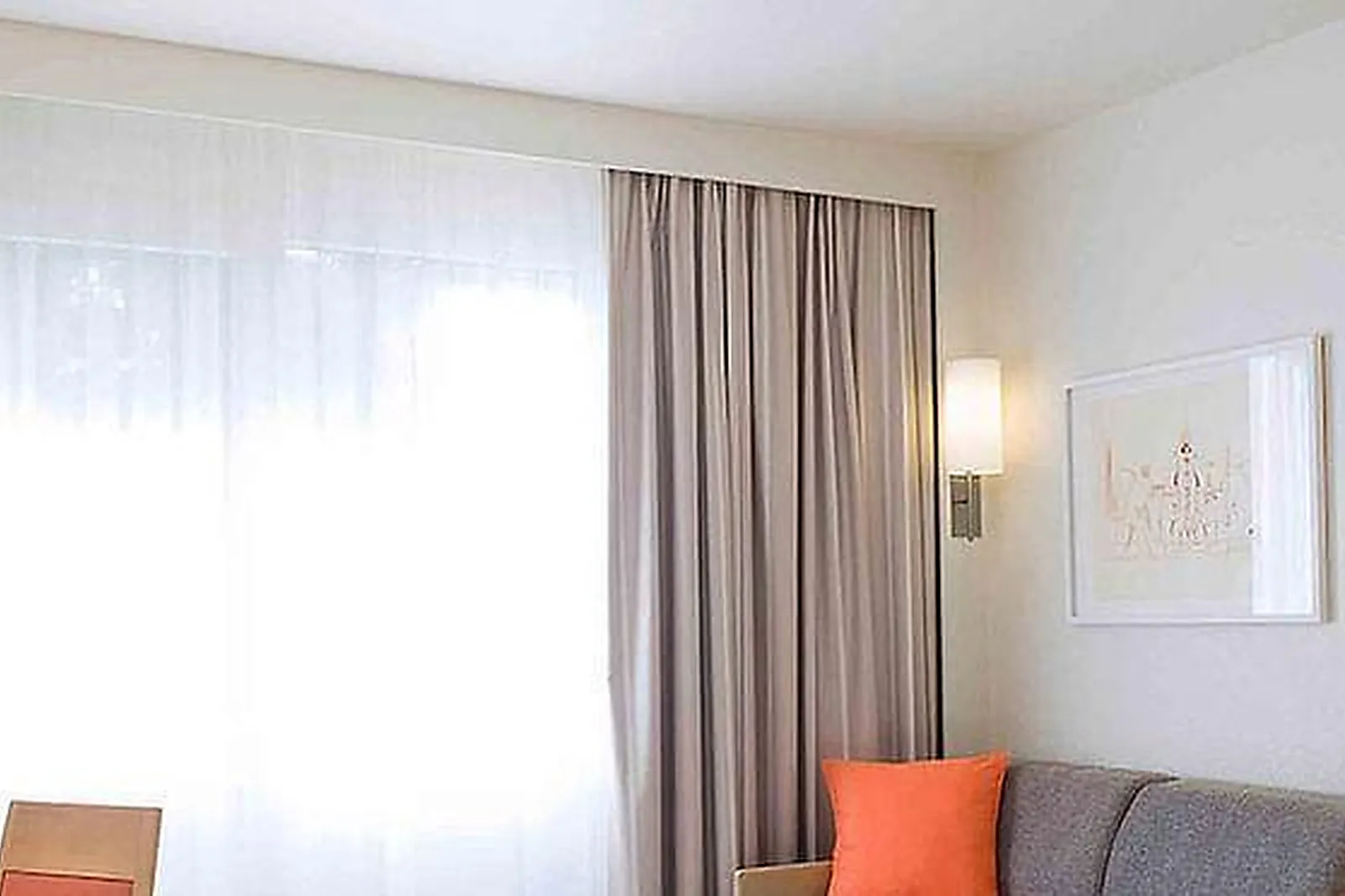 Lieux événementiels, NOVOTEL ORLÉANS CHARBONNIÈRE ****