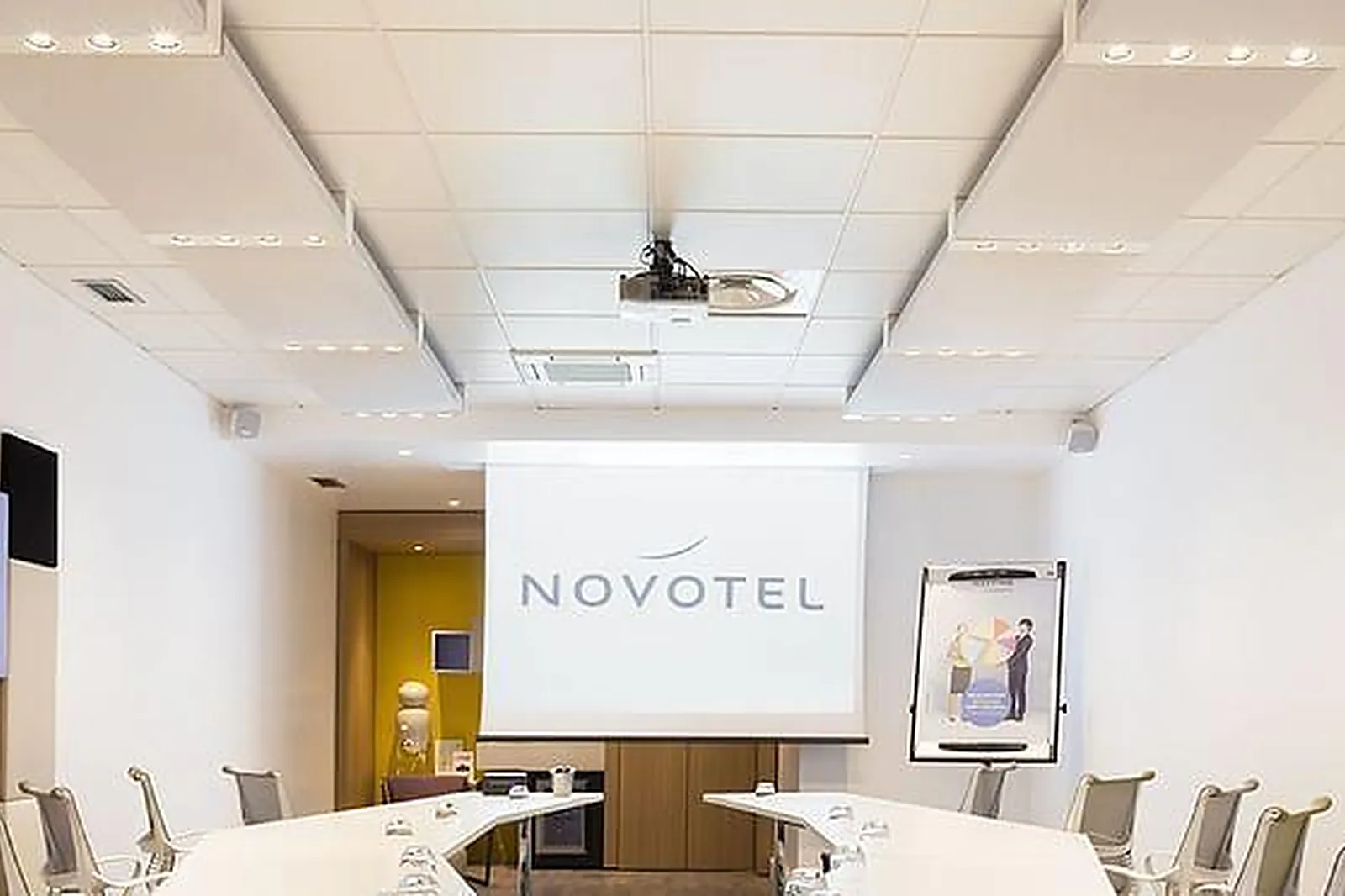 Lieux événementiels, LE SALON