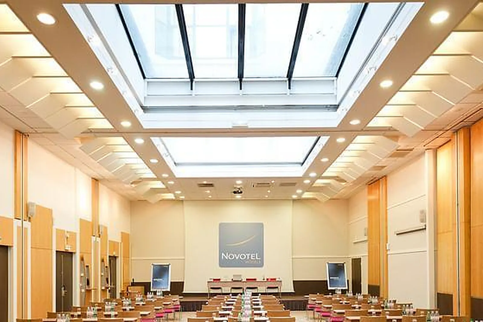 Lieux événementiels, NOVOTEL PARIS PONT DE SÈVRES ****