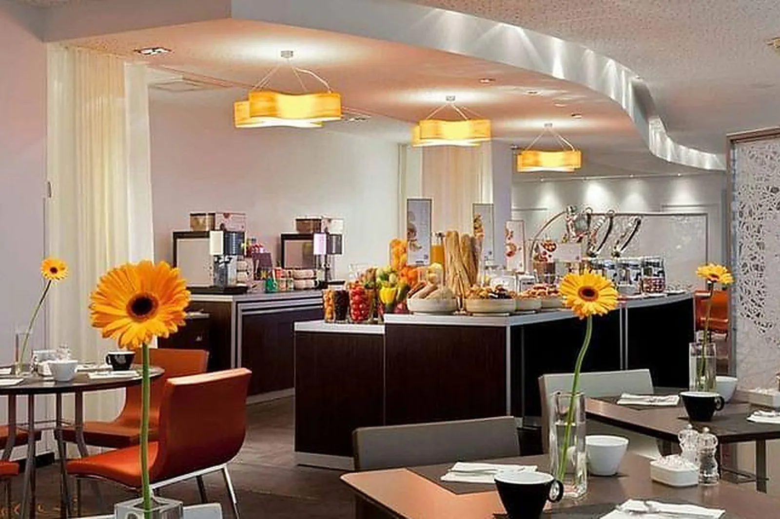 Lieux événementiels, NOVOTEL PARIS LA DÉFENSE ESPLANADE ****