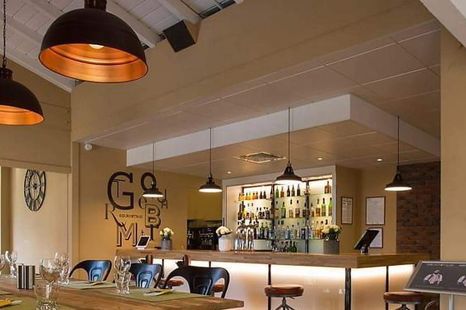 Lieux événementiels, NOVOTEL PONT DE L'ARC FENOUILLERES ****