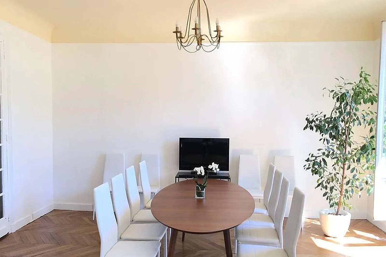 Lieux événementiels, ONE HOUR JOB