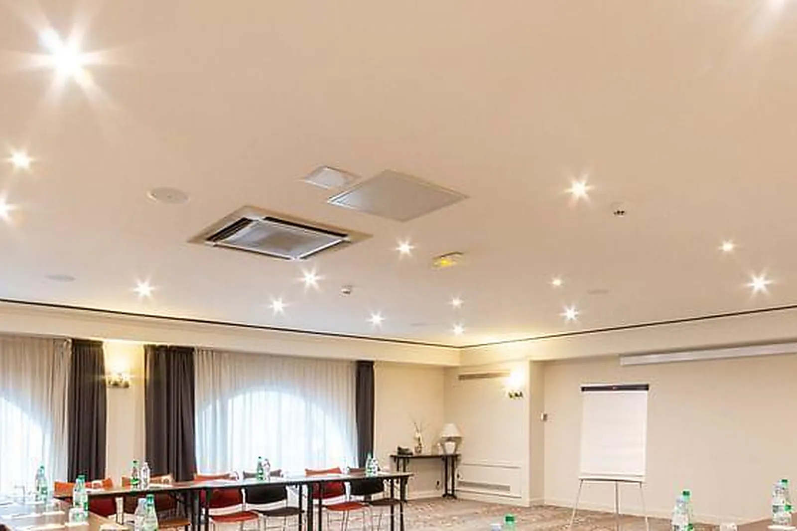 Lieux événementiels, OCEANIA L'UNIVERS TOURS ****