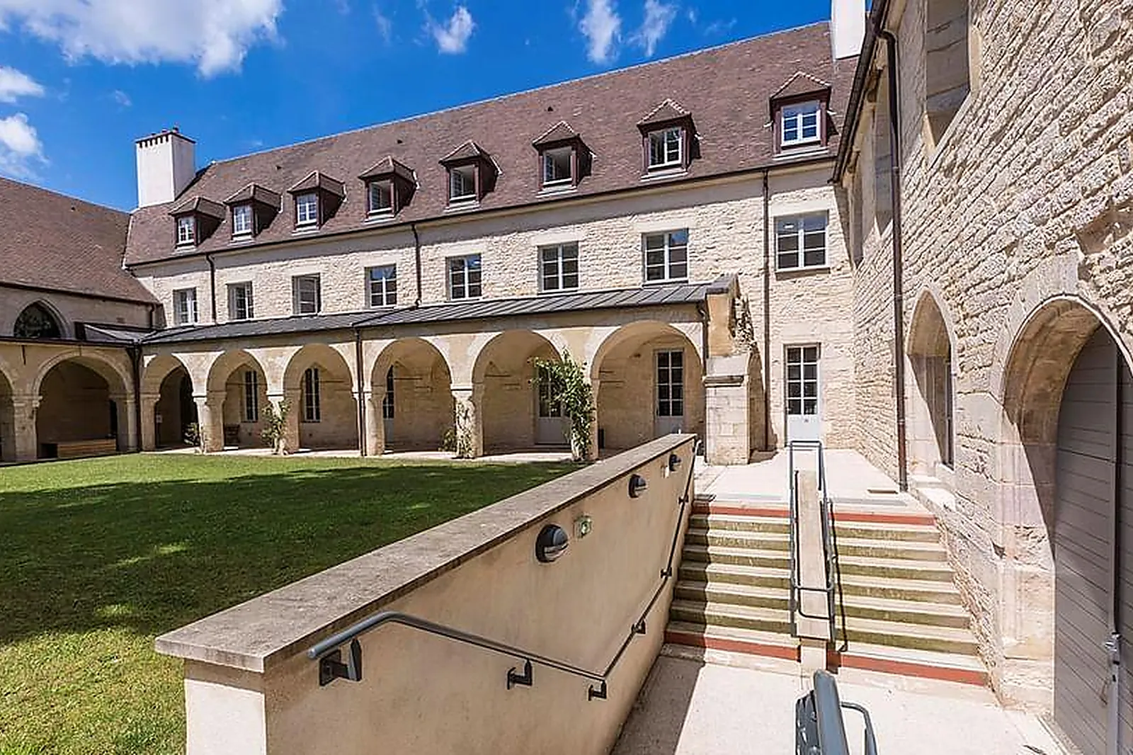 Lieux événementiels, ODALYS CITY LES CORDELIERS ****