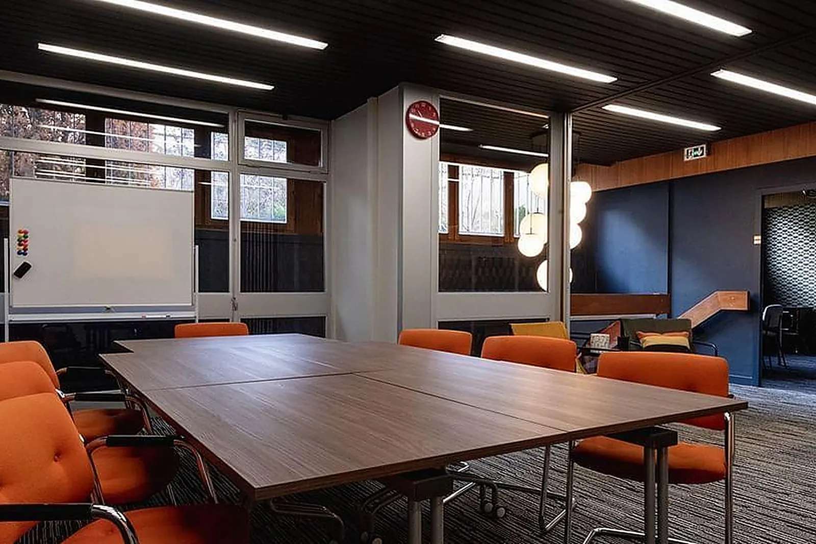 Lieux événementiels, OFFICINA 06 - ESPACE DE COWORKING ET SALLE DE RÉUNION