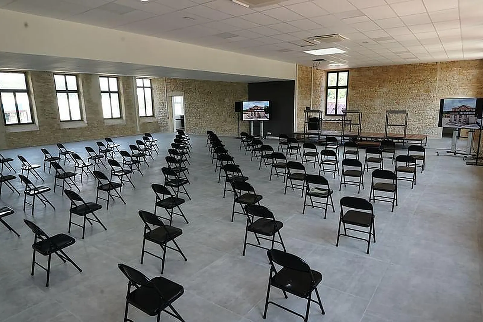 Lieux événementiels, ONLY ENCHÈRES