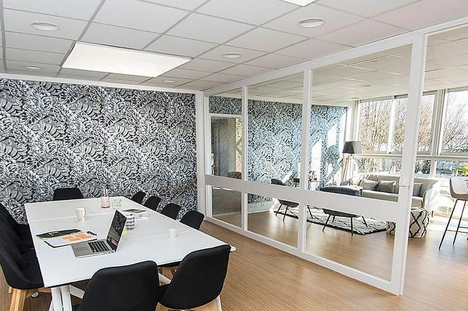 Lieux événementiels, LAST DOOR