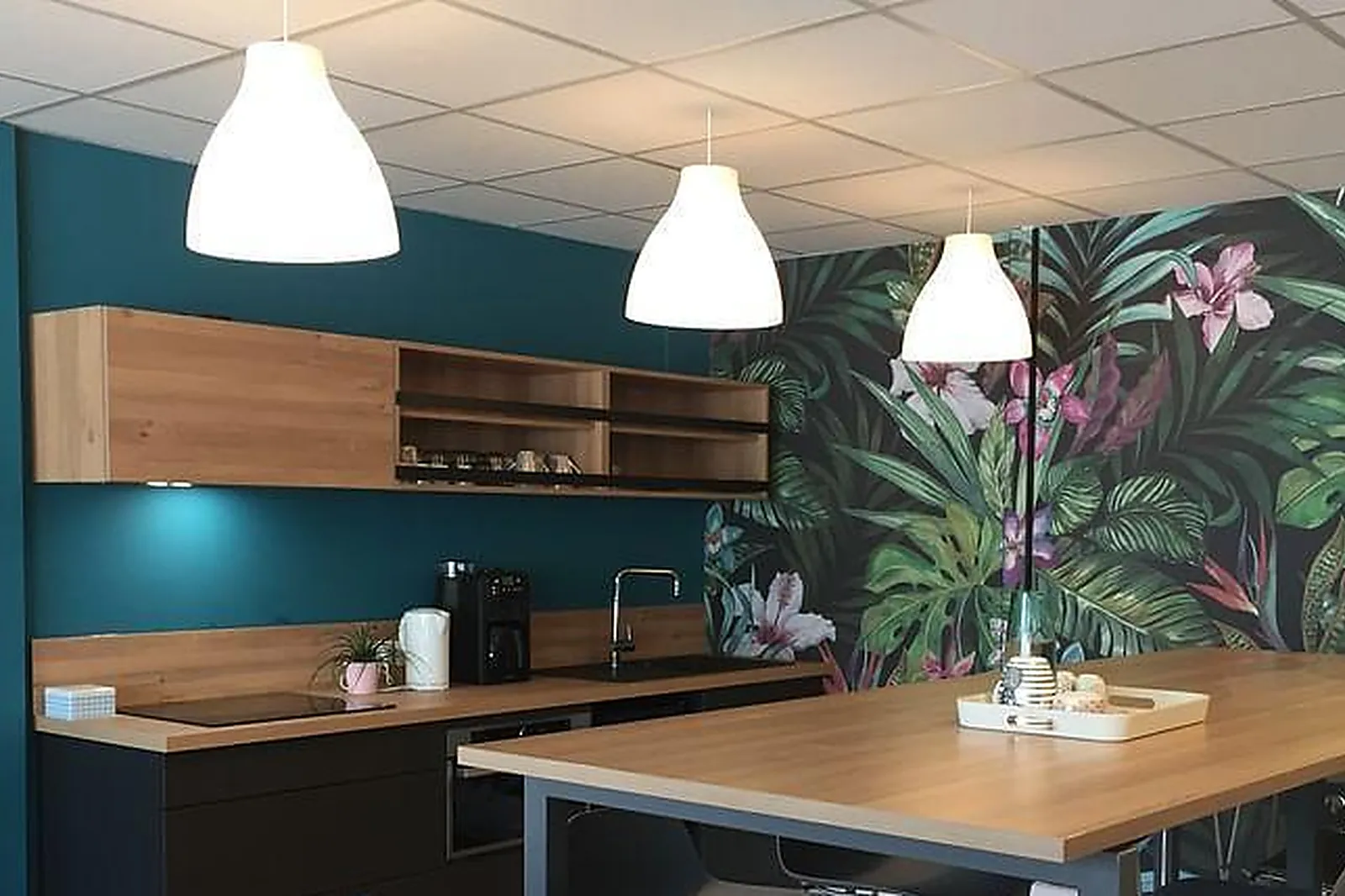 Lieux événementiels, LAST DOOR