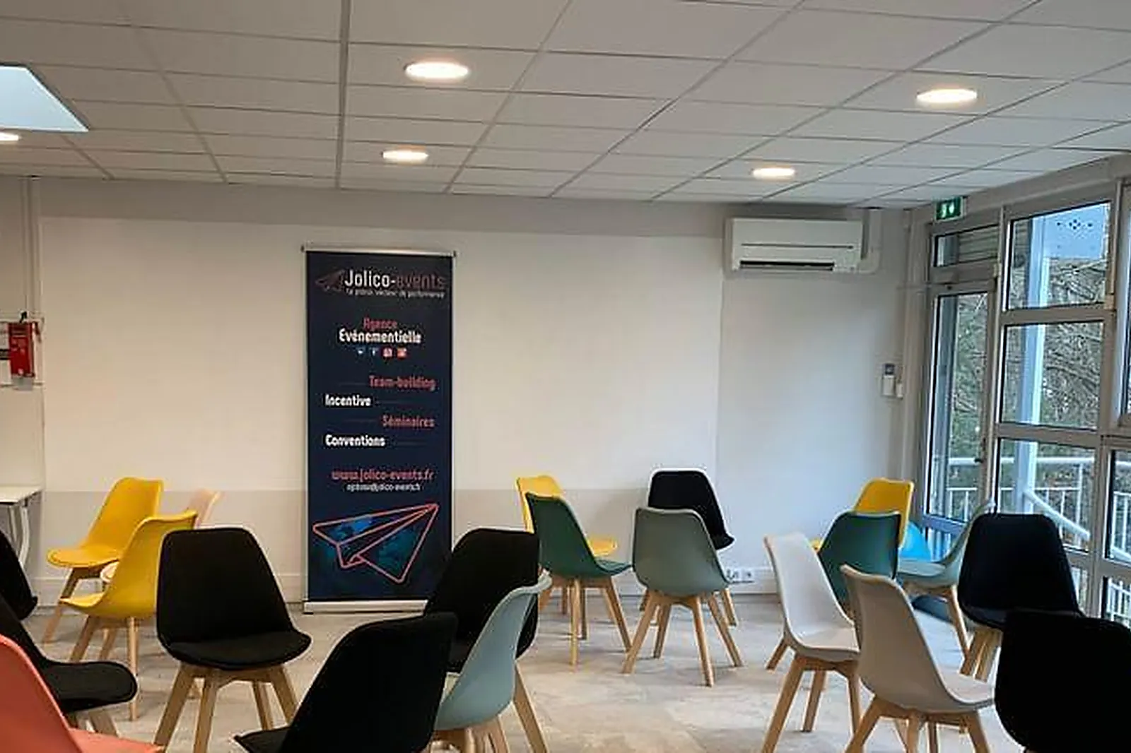 Lieux événementiels, LAST DOOR