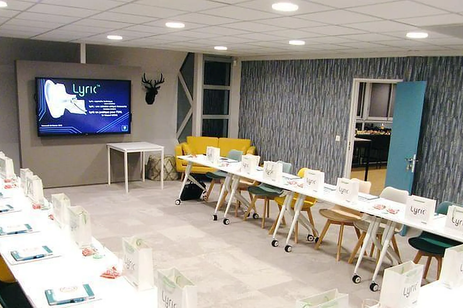 Lieux événementiels, LAST DOOR