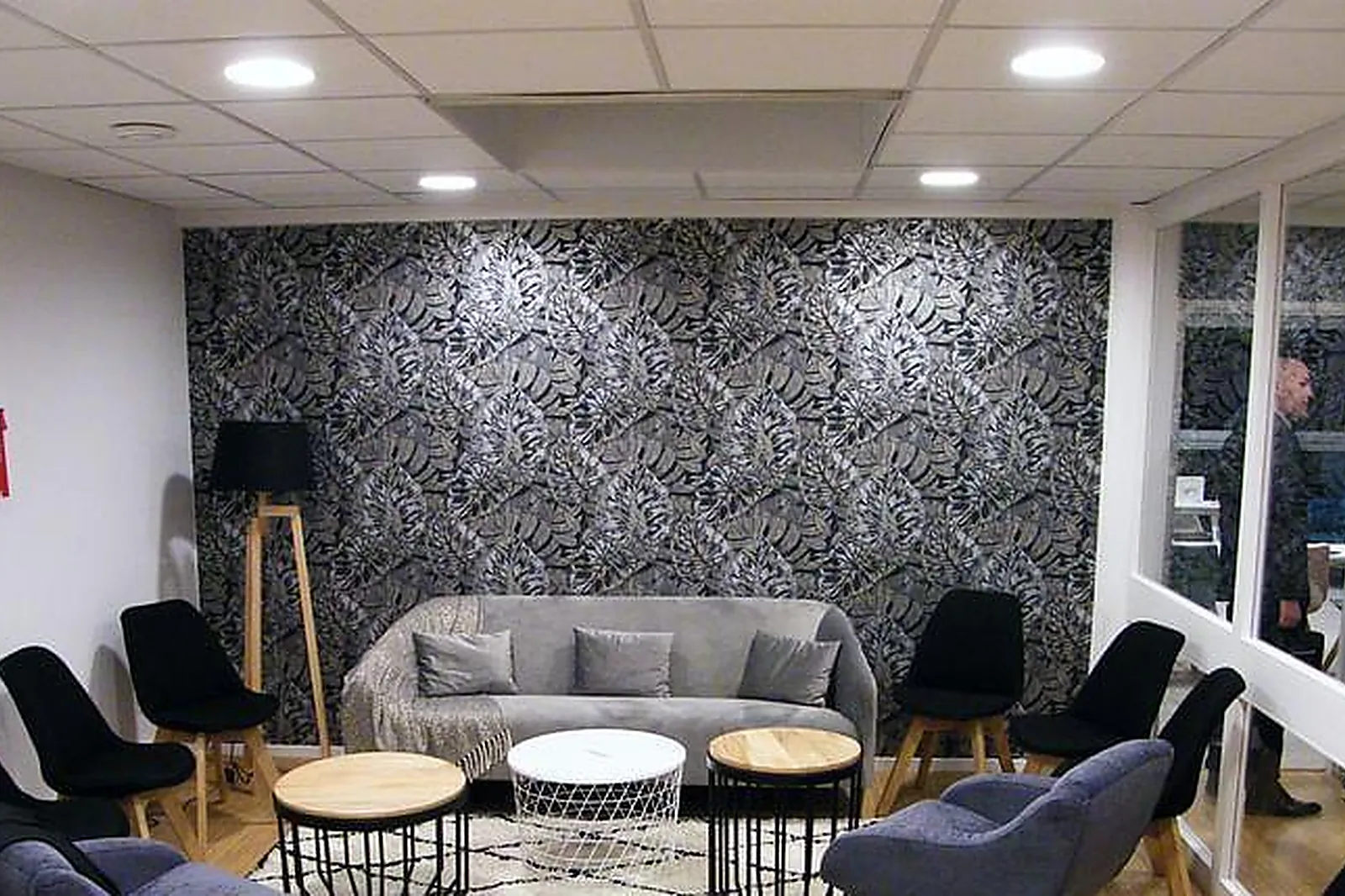 Lieux événementiels, LAST DOOR