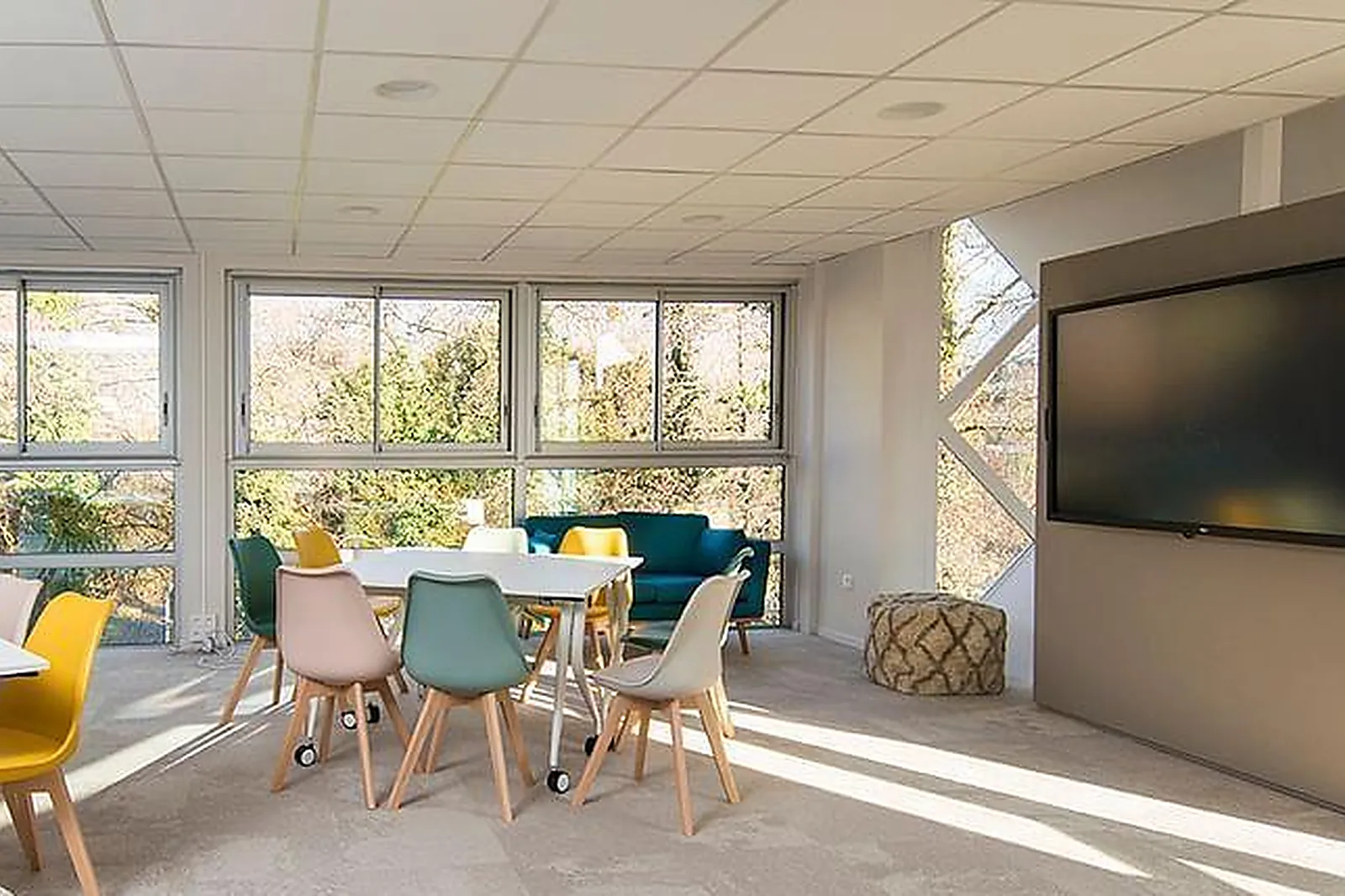 Lieux événementiels, LAST DOOR