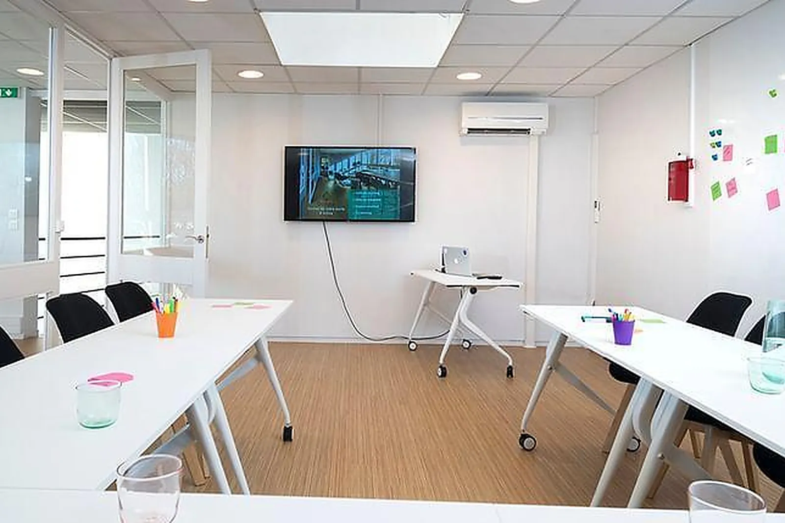 Lieux événementiels, LAST DOOR