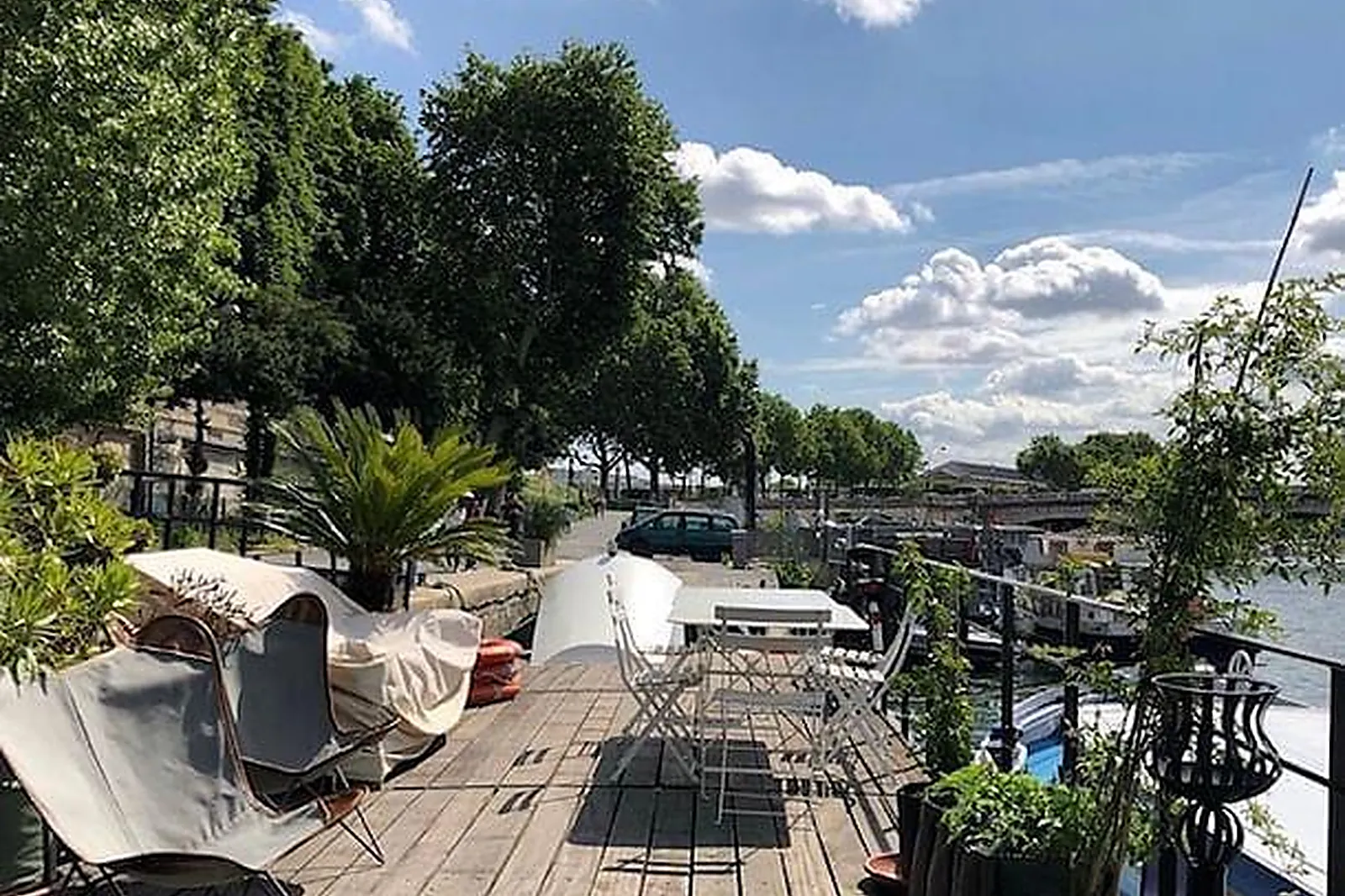 Lieux événementiels, PETITE VITESSE