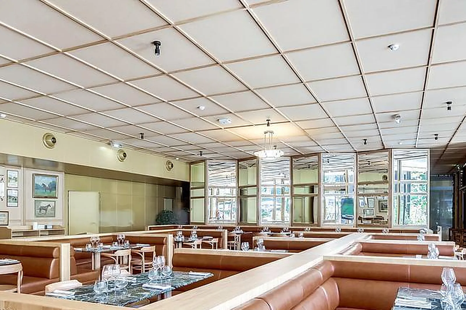 Lieux événementiels, PARISLONGCHAMP