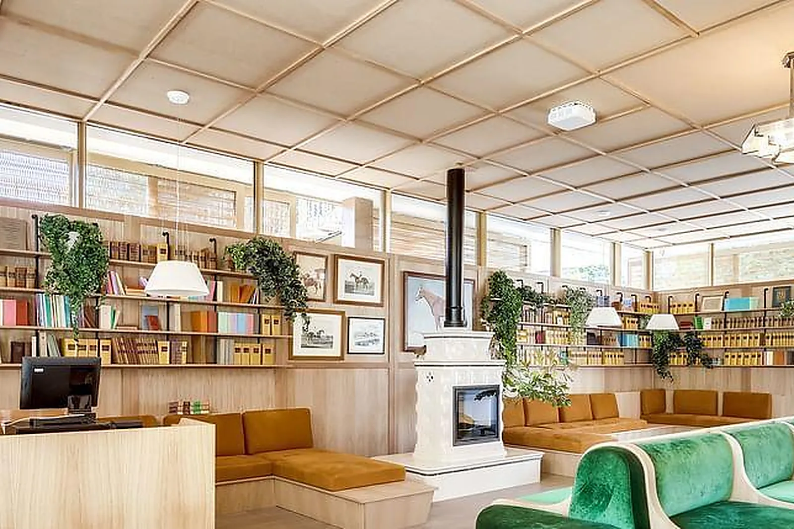 Lieux événementiels, PARISLONGCHAMP