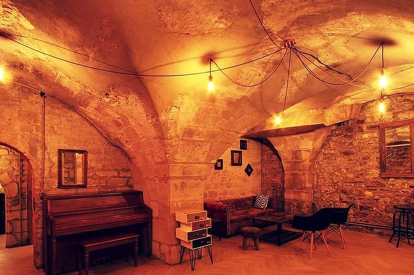 Lieux événementiels, HOTEL LENA