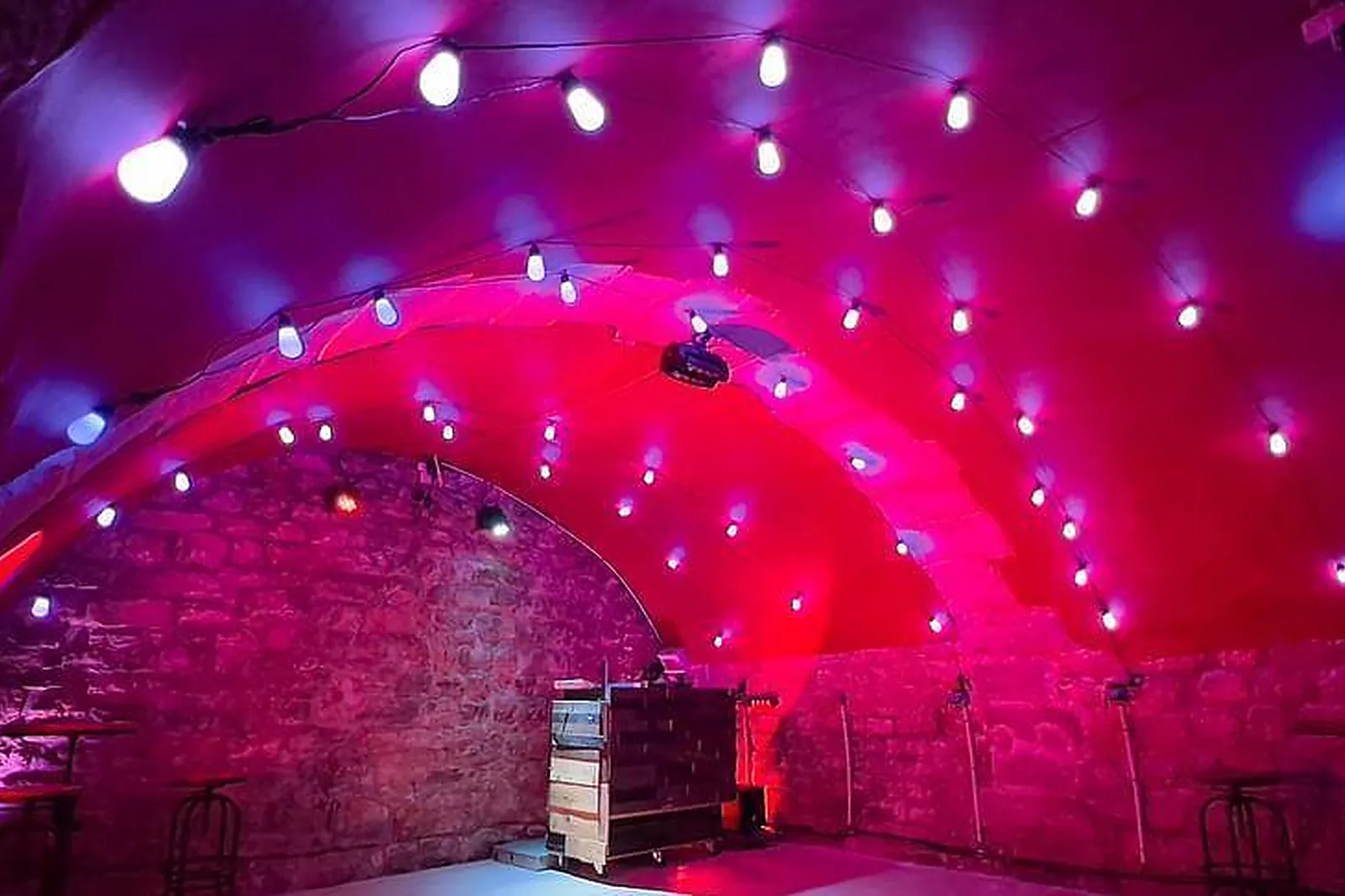 Lieux événementiels, HOTEL LENA