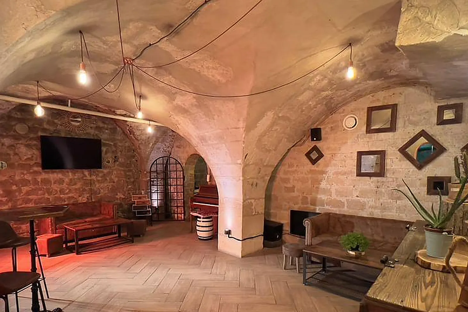 Lieux événementiels, HOTEL LENA