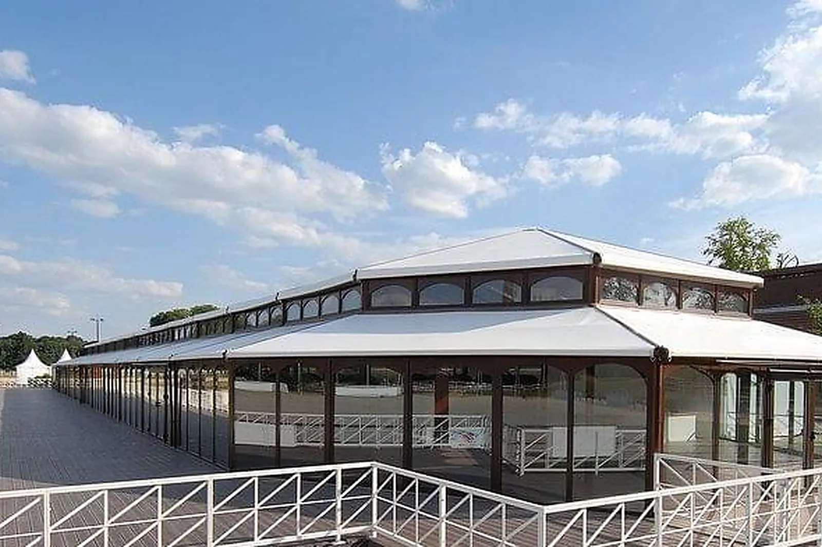 Lieux événementiels, PAVILLON DE JARDY - PARIS COUNTRY CLUB