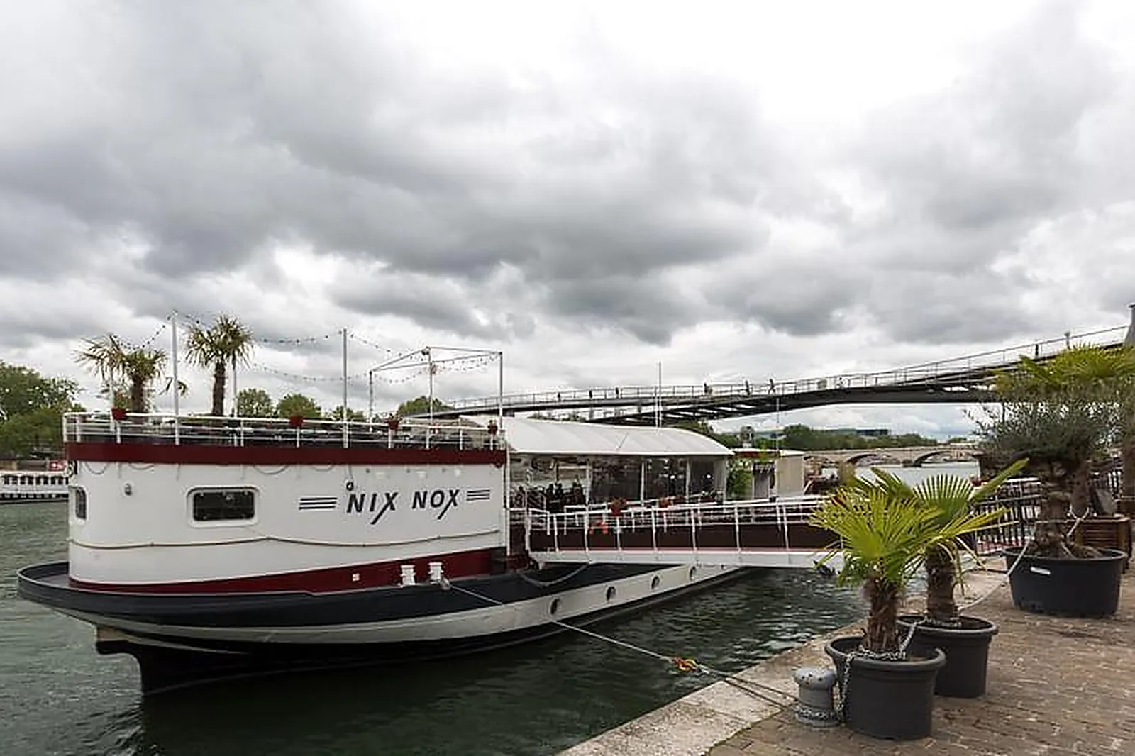 Lieux événementiels, HÔTEL LE MONT BROUILLY**