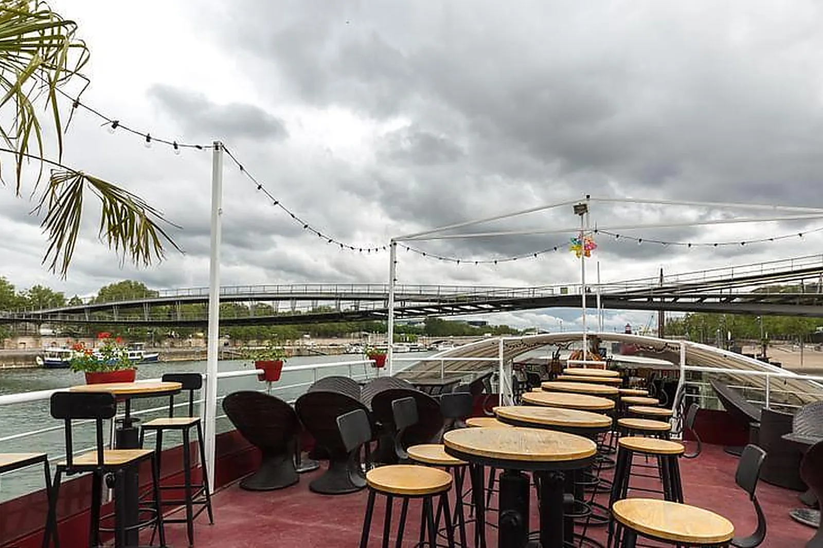 Lieux événementiels, HÔTEL LE MONT BROUILLY**