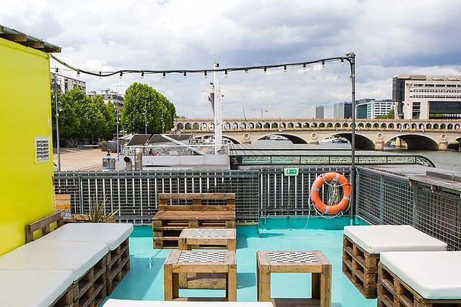 Lieux événementiels, CAVE LE VINGT-DEUX