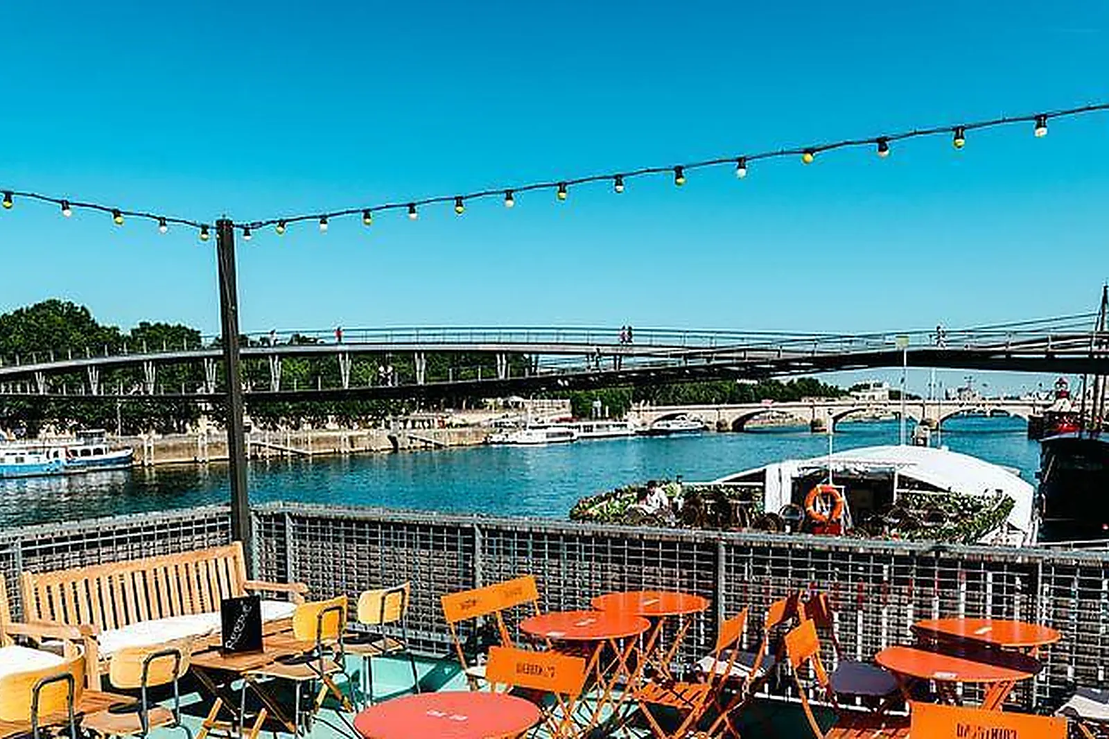 Lieux événementiels, CAVE LE VINGT-DEUX