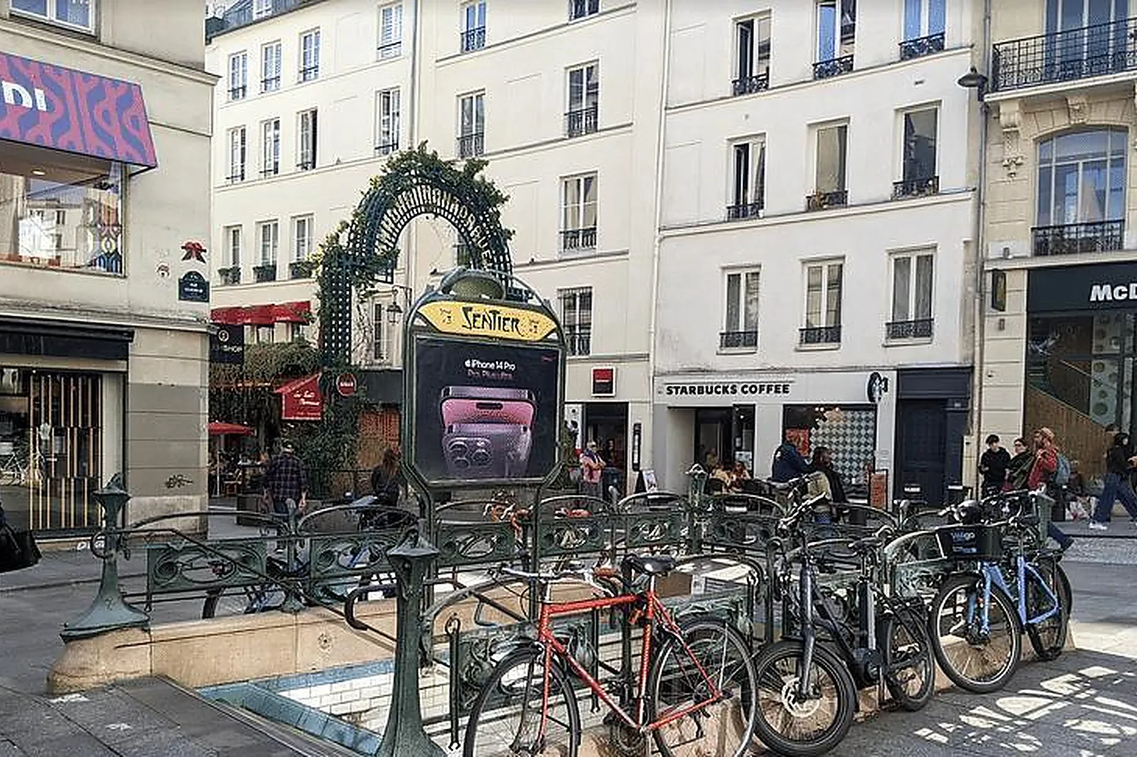 Lieux événementiels, PETITS CARREAUX