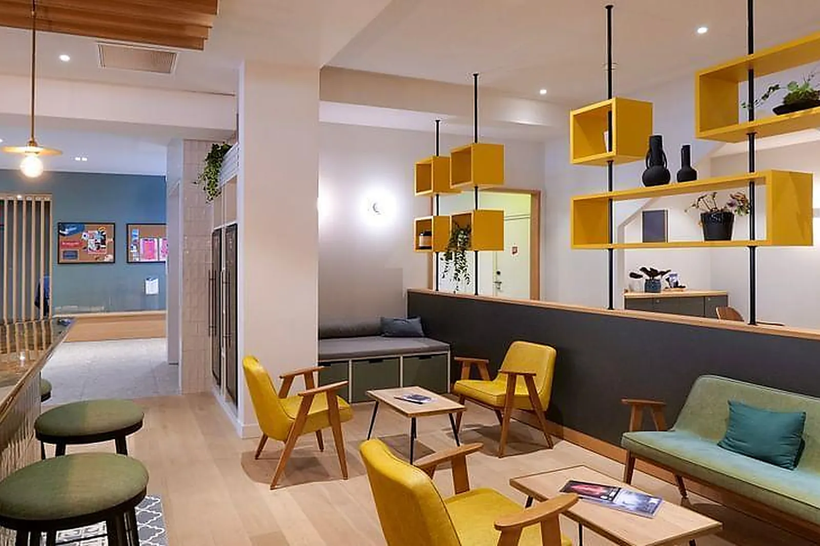 Lieux événementiels, PLANB***