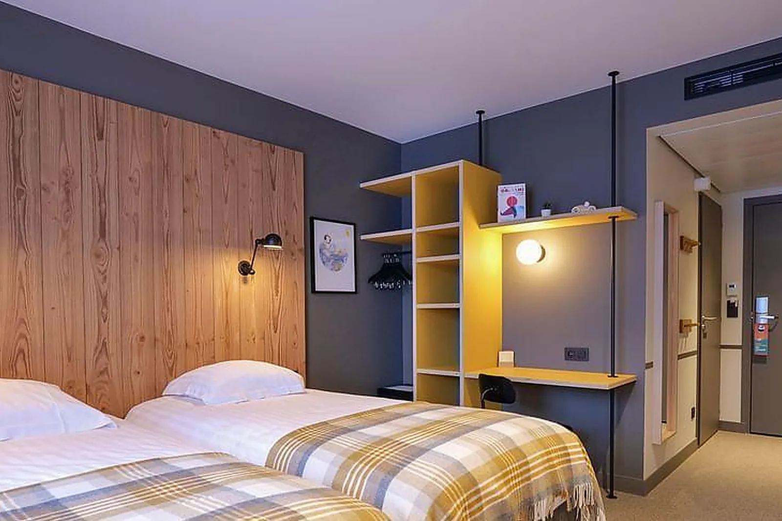 Lieux événementiels, PLANB***