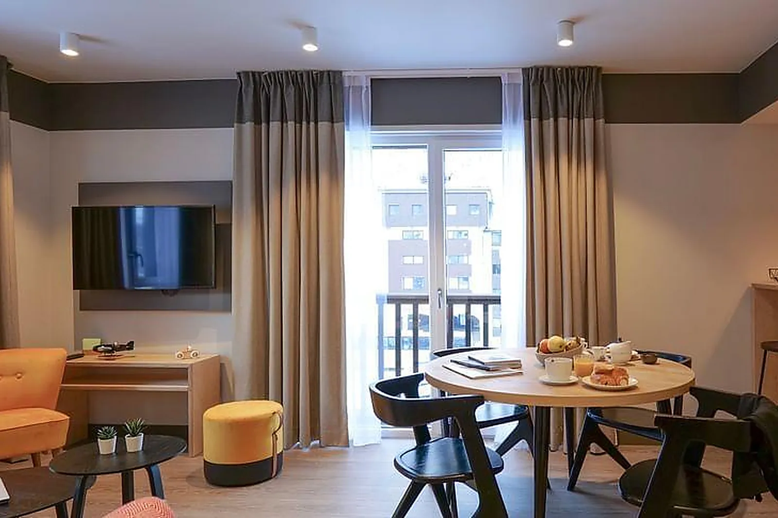 Lieux événementiels, PLANB***