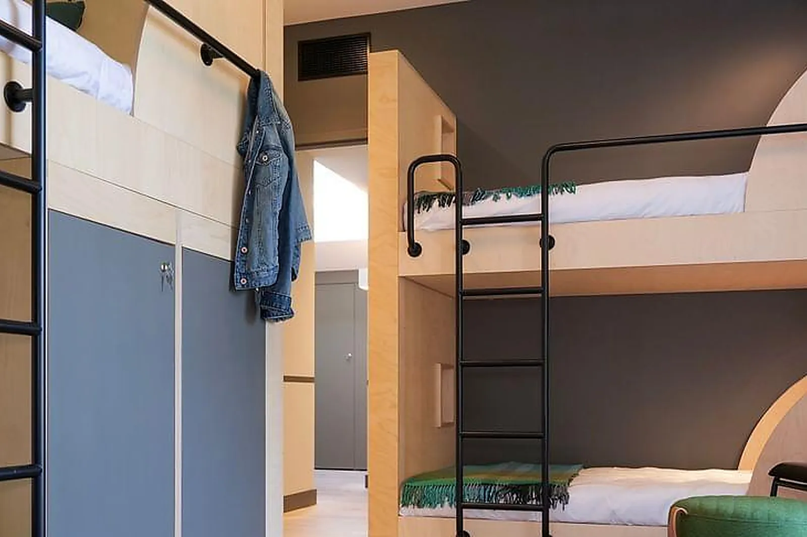 Lieux événementiels, PLANB***