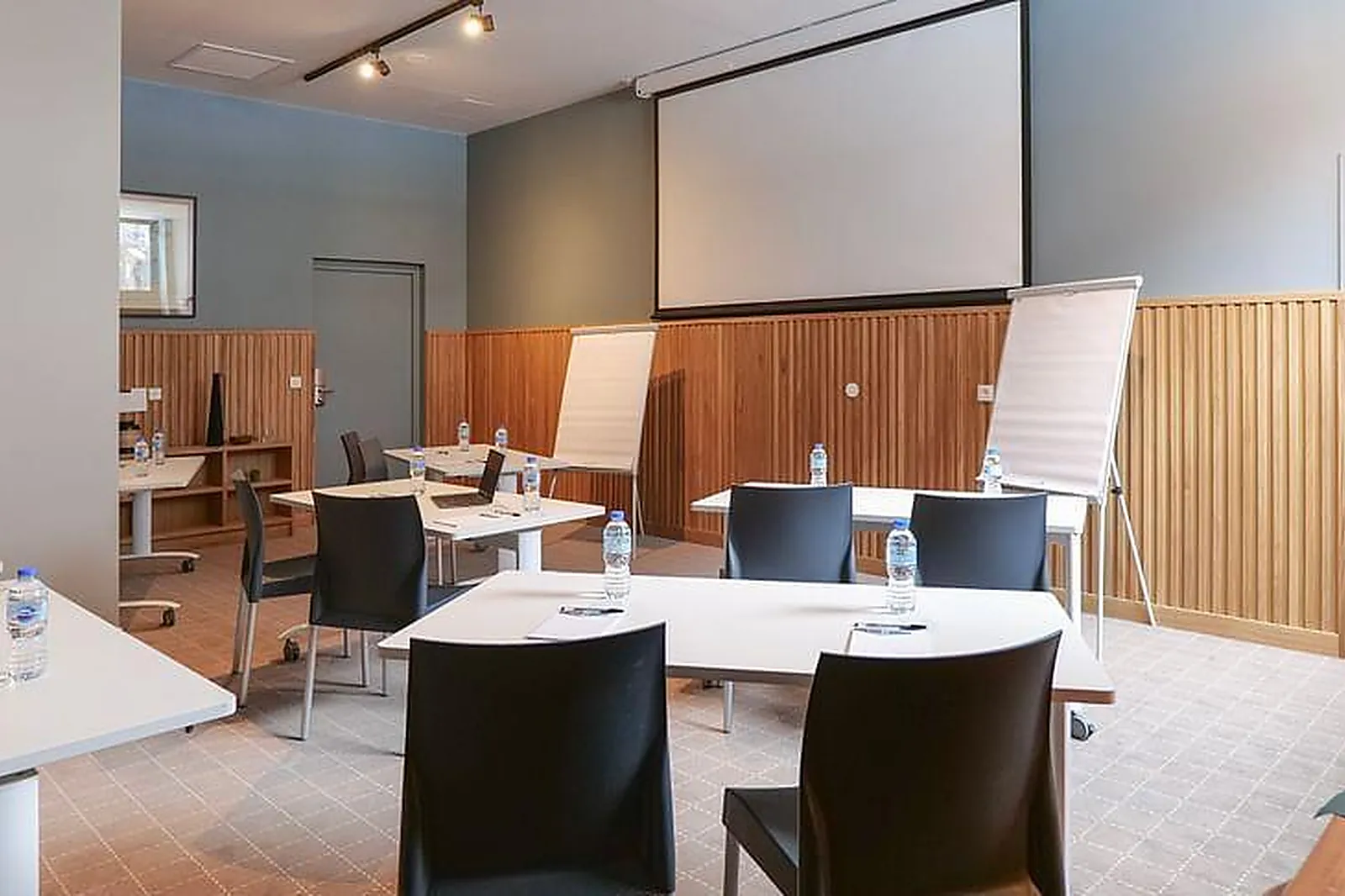 Lieux événementiels, PLANB***