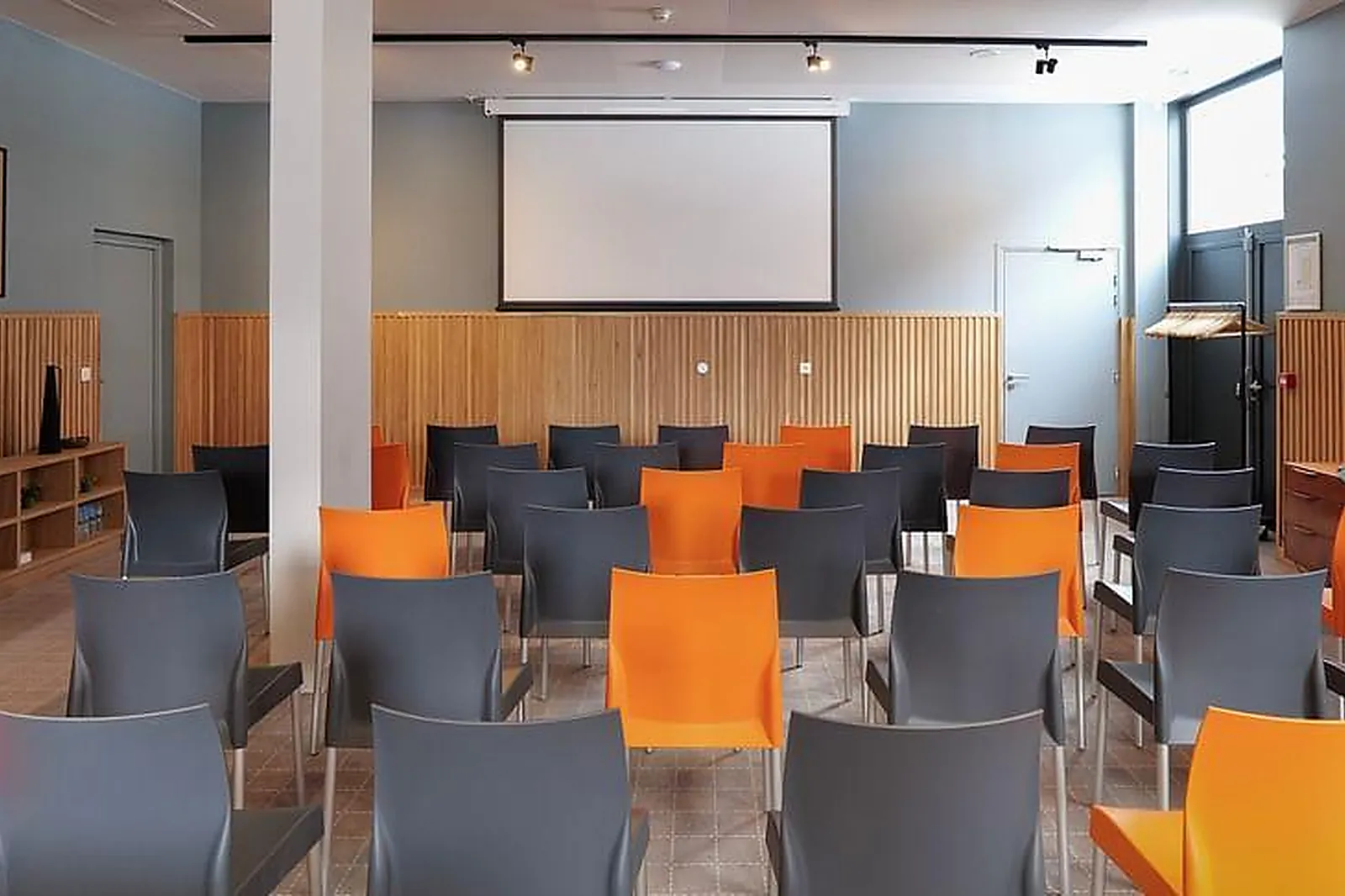 Lieux événementiels, PLANB***