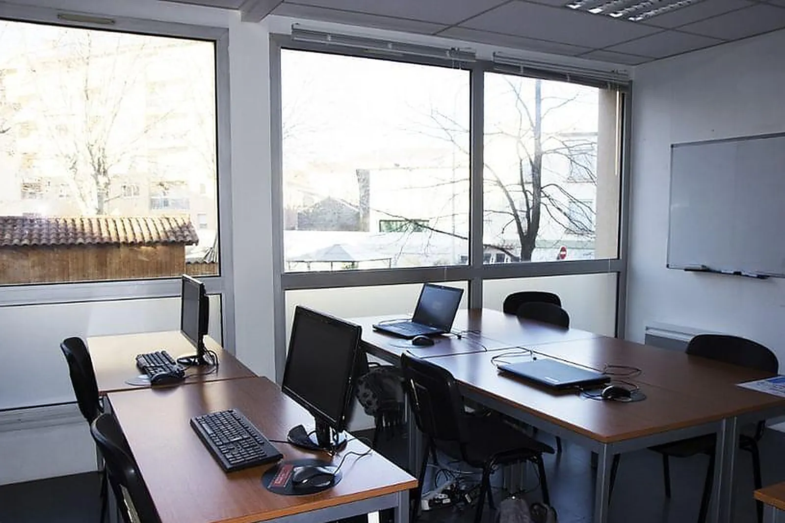 Lieux événementiels, PLATINIUM FORMATION