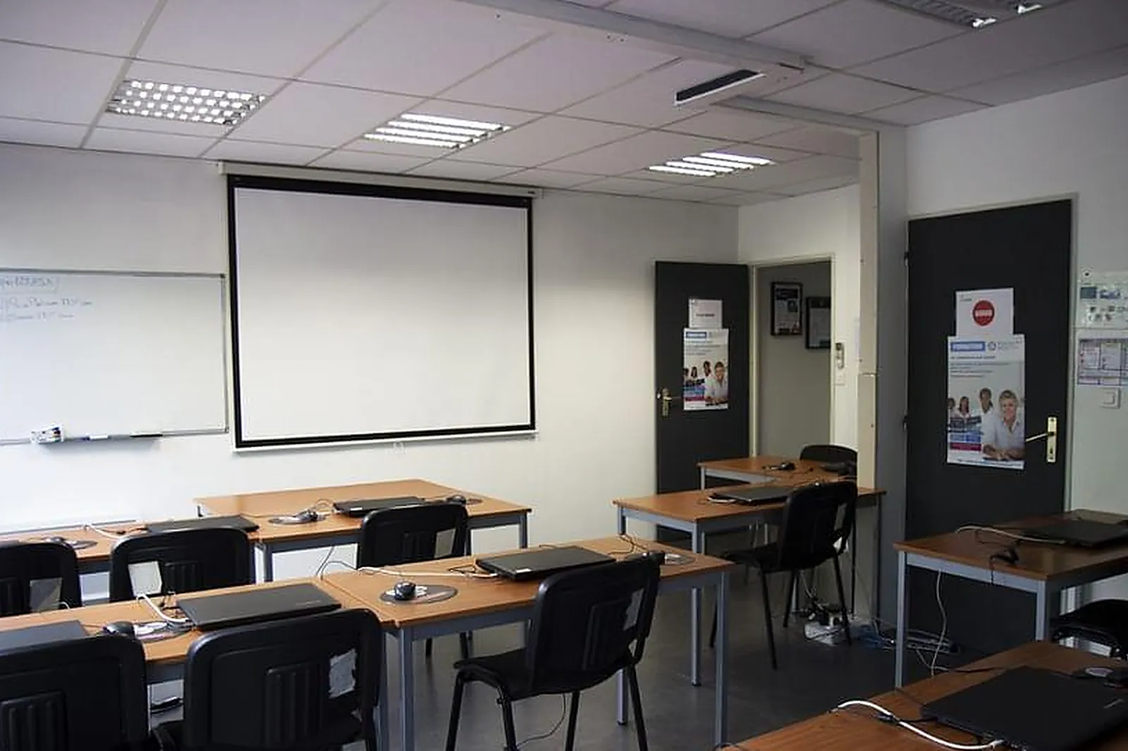 Lieux événementiels, PLATINIUM FORMATION