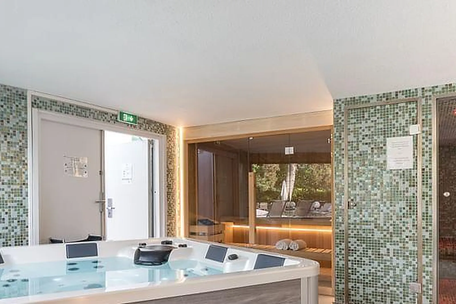 Lieux événementiels, POMO HOTEL & RETAURANT