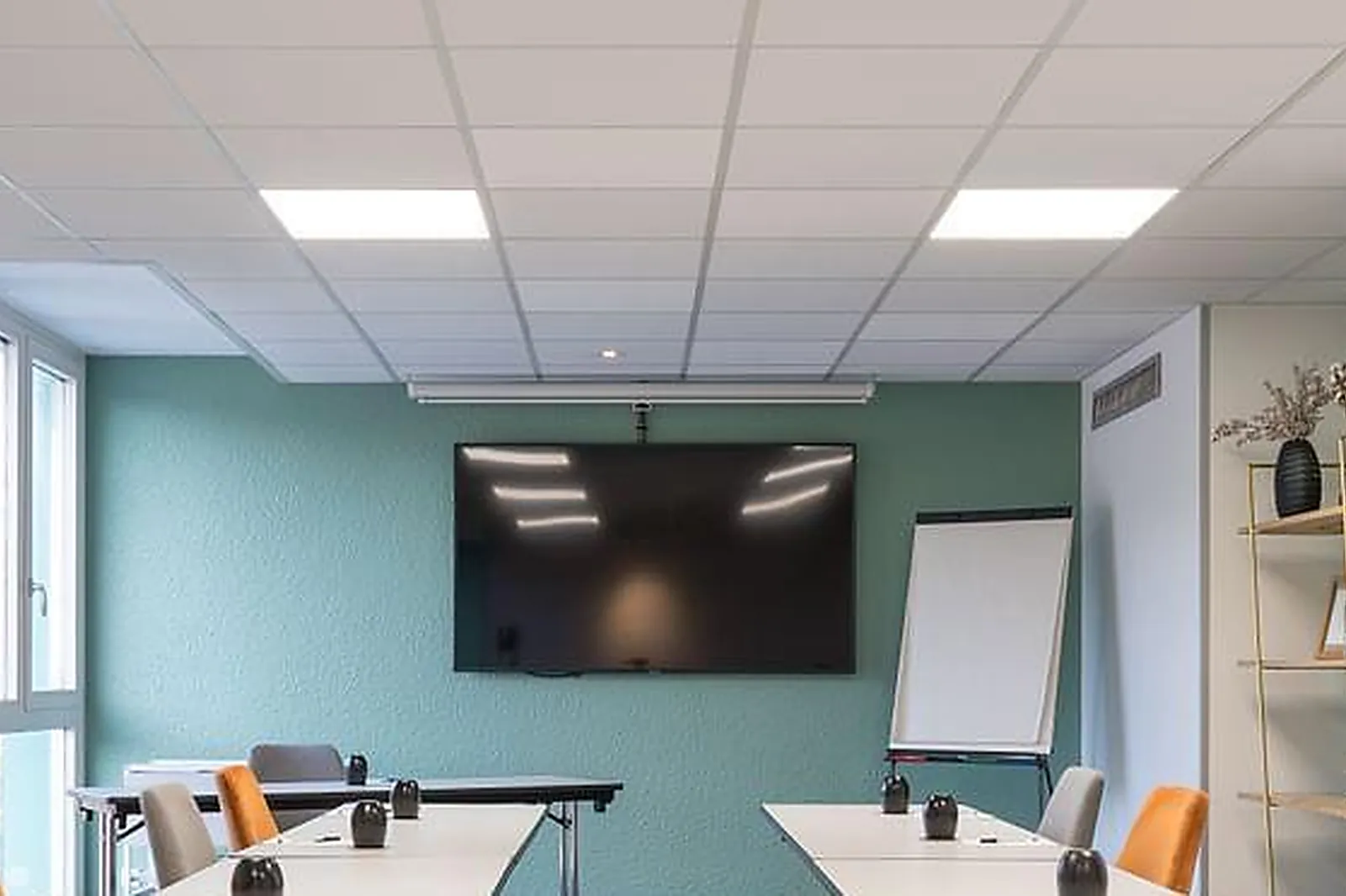 Lieux événementiels, POMO HOTEL & RETAURANT