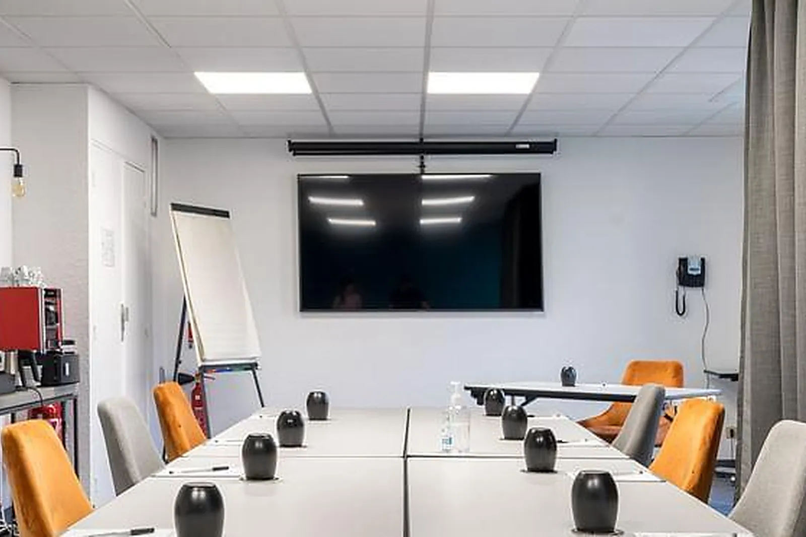 Lieux événementiels, POMO HOTEL & RETAURANT