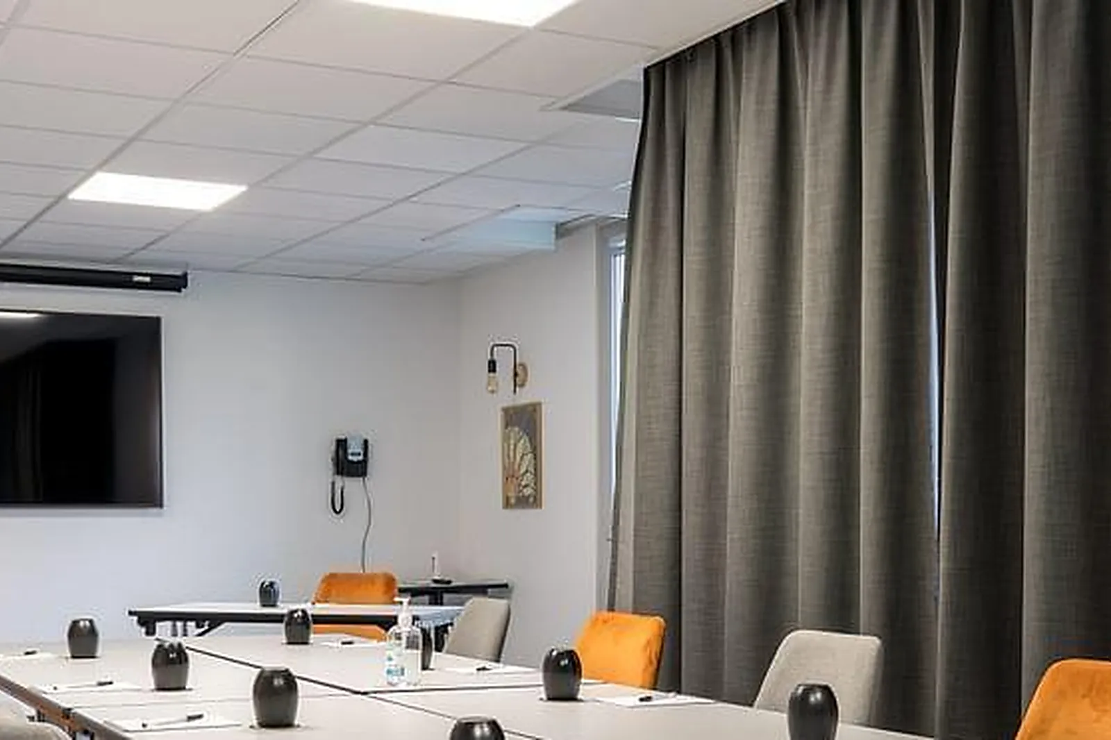 Lieux événementiels, POMO HOTEL & RETAURANT