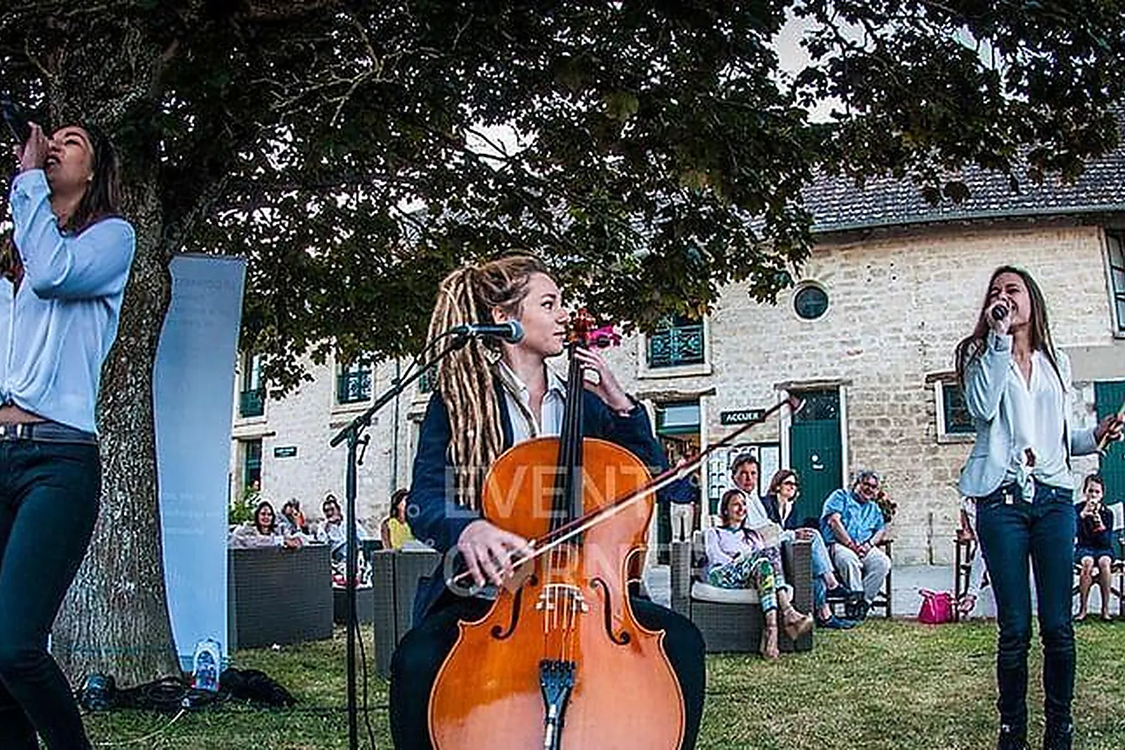 Lieux événementiels, LA CABANE DU BONHEUR